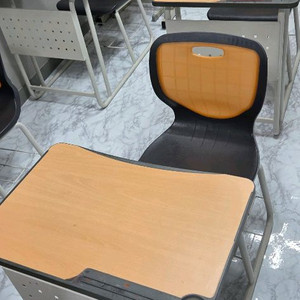 학원 책상 팝니다