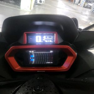 Xmax300 24년식