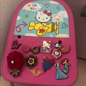 크록스 헬로키티 가방 지비츠