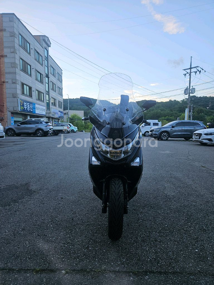 23년식 uhr 125cc 오토바이파라요~~--0