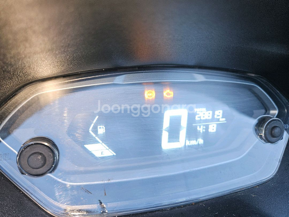 23년식 uhr 125cc 오토바이파라요~~--4