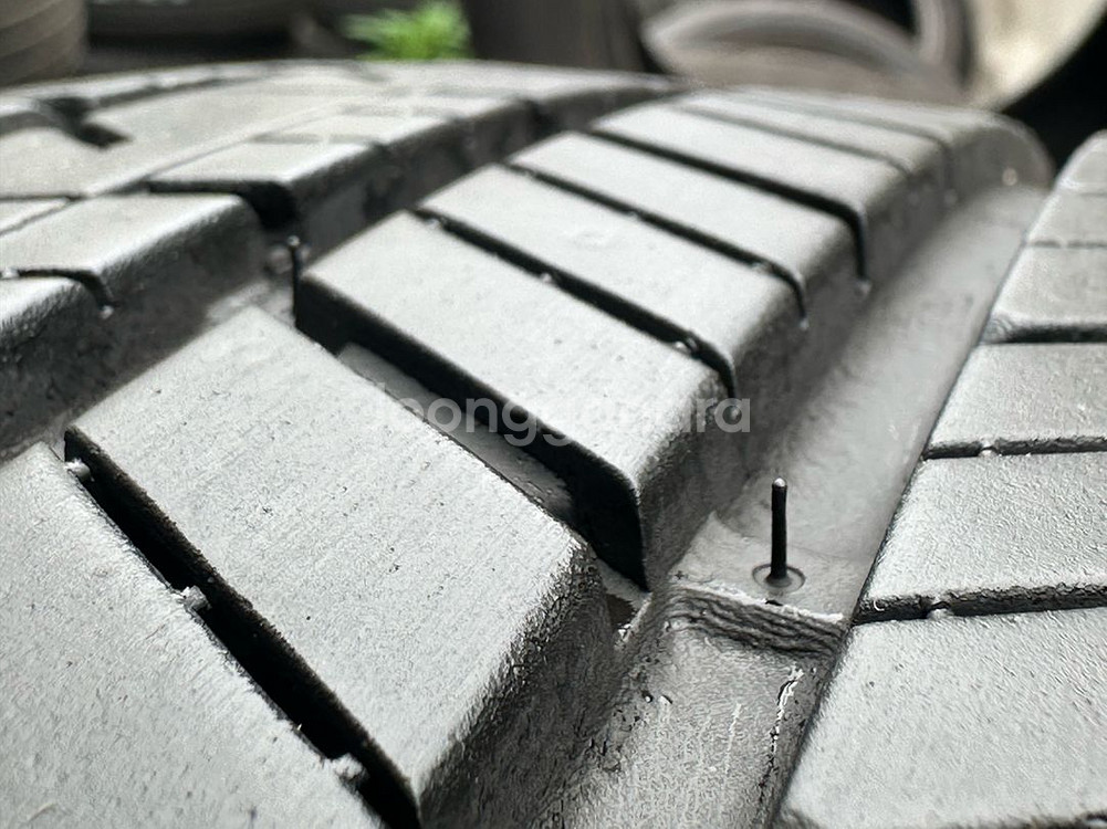 235 65 17한국중고타이어2개2356517--2