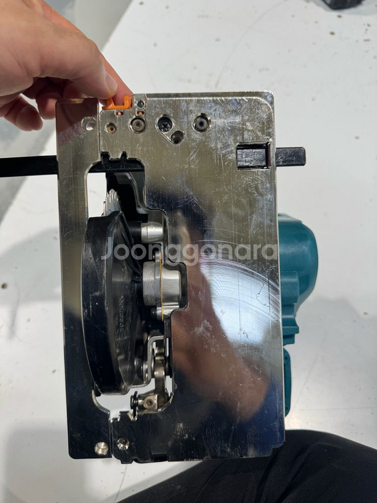 마끼다 충전 원형톱 dhs474 본체--1
