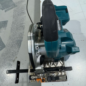 마끼다 충전 원형톱 dhs474 본체