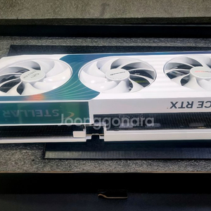 만리 RTX 5090 Stellar 화이트