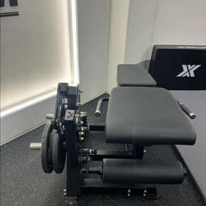 블랙벳 레그 익스텐션 컬 머신