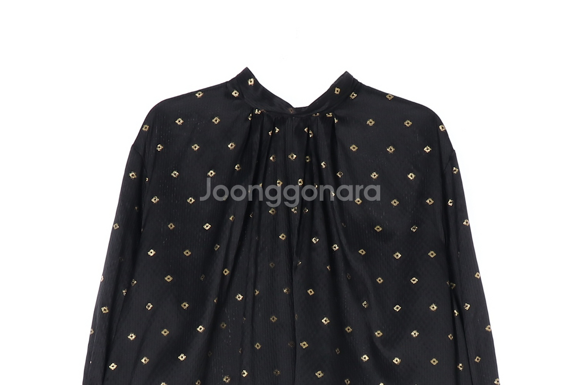 [S]모조에스핀 블랙 골드 패턴 백 리본 타이 블라우스--1