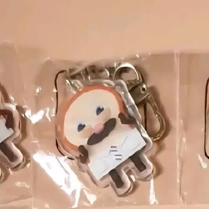 브레드 이발소 달콤캔디 키링 삽니다