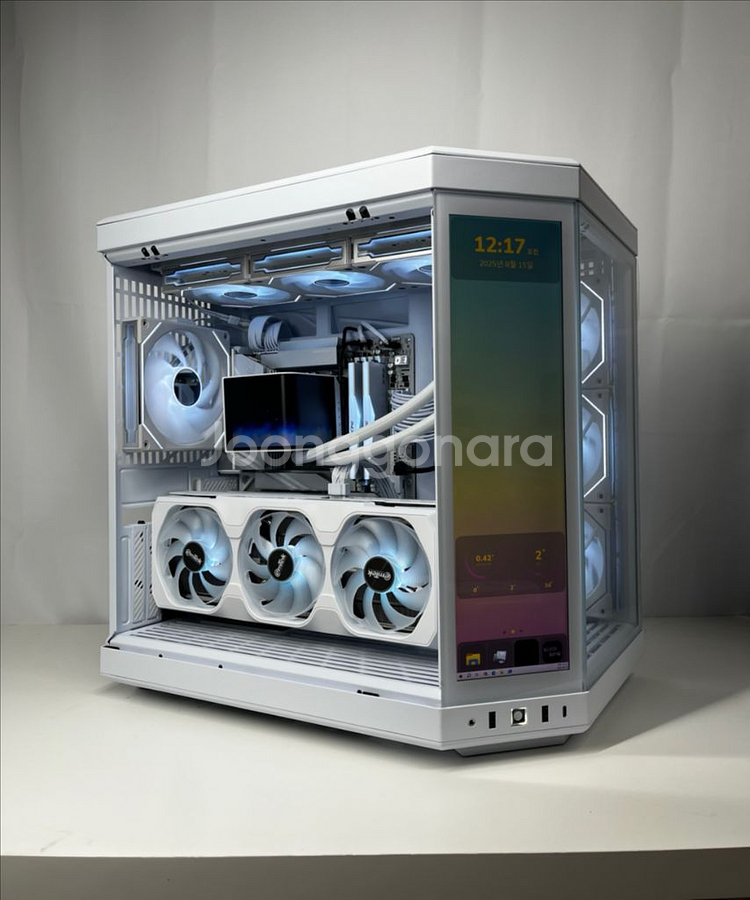 9800X3D 리안리 y70 터치 반본체--0