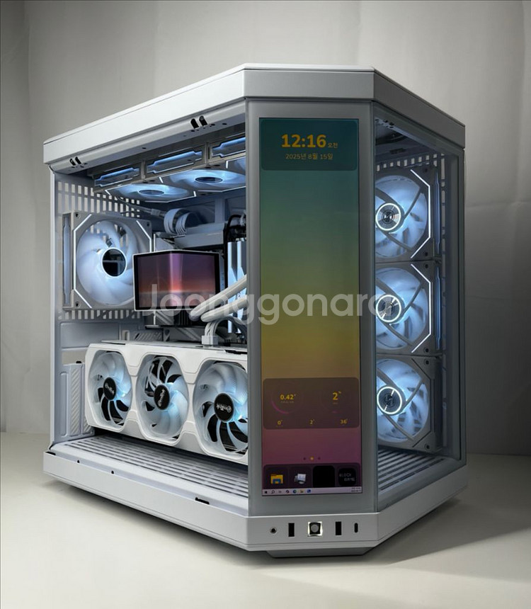 9800X3D 리안리 y70 터치 반본체--2