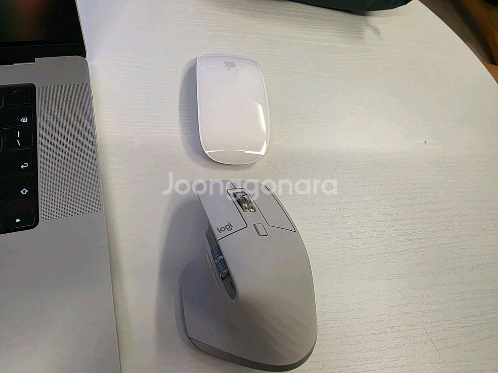 맥북프로 Apple 맥북 프로 16 M4 실버 • M4--1