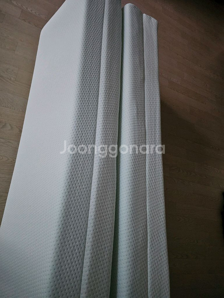 지누스 그린티 4단 토퍼 (10cm/퀸) 판매합니다--2