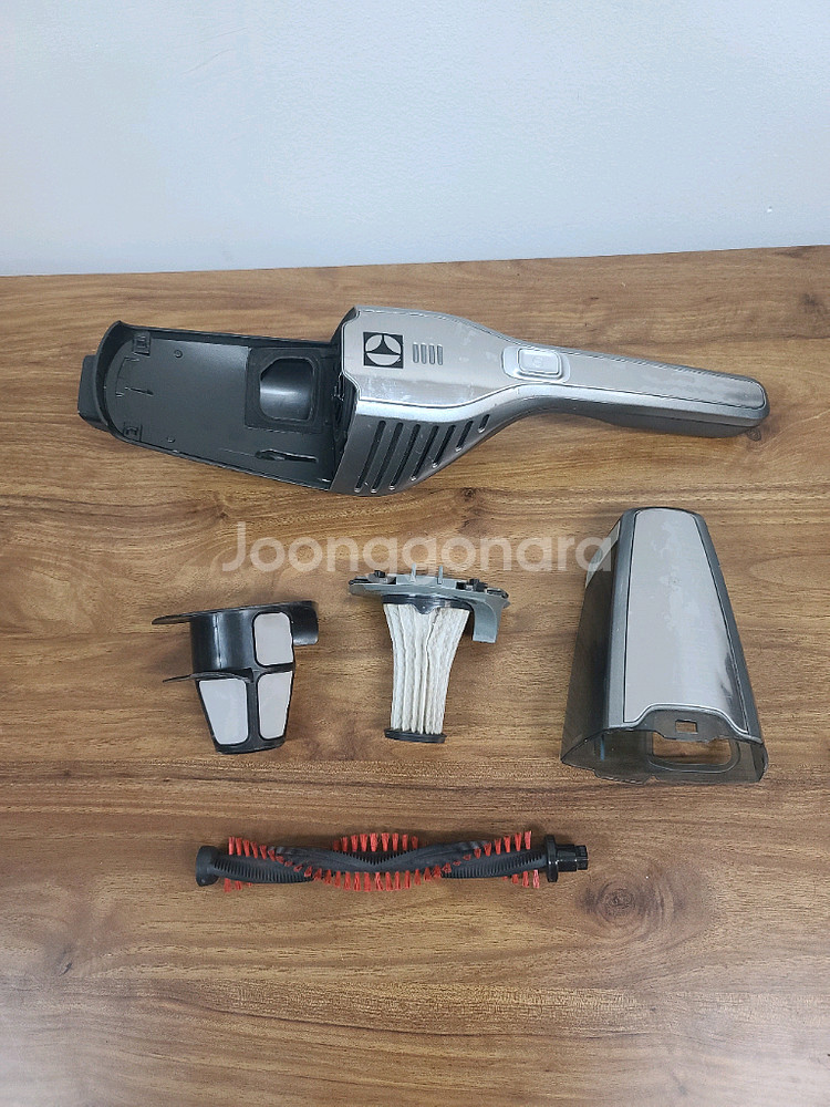 일렉트로룩스 무선청소기 ZB3111(1시간23분작동)--2