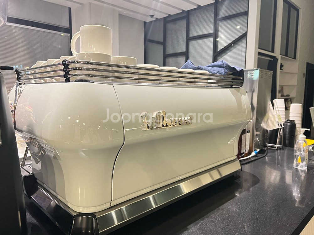 라마르조꼬 fb80 3구 에스프레소머신 내놉니다.--0