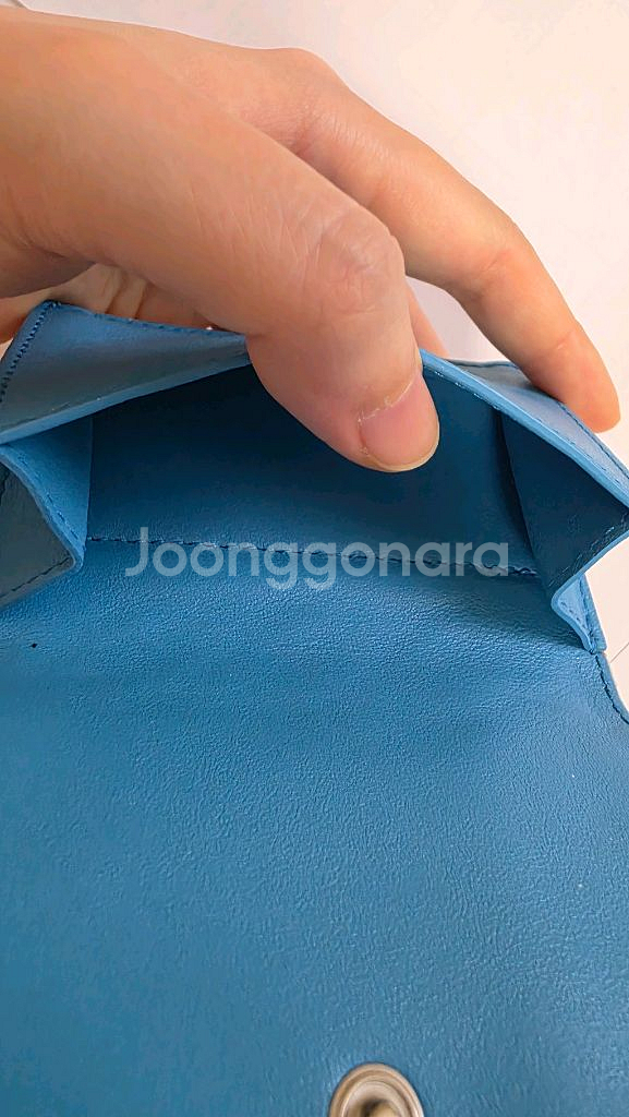 보테가베네타 인트레치아토 투톤 트라이폴드 지갑--5