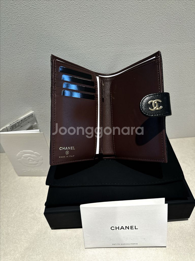 [새상품] 샤넬 클래식 여권케이스 블랙 캐비어--5