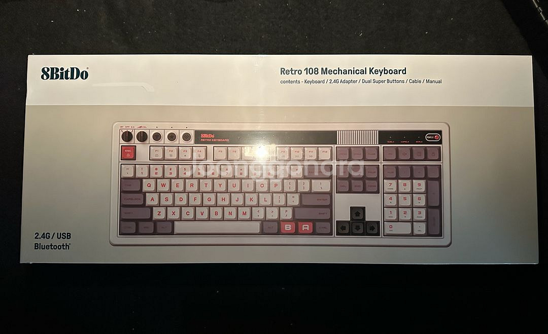 [미개봉] 8bitdo 레드로 풀배열 키보드--1