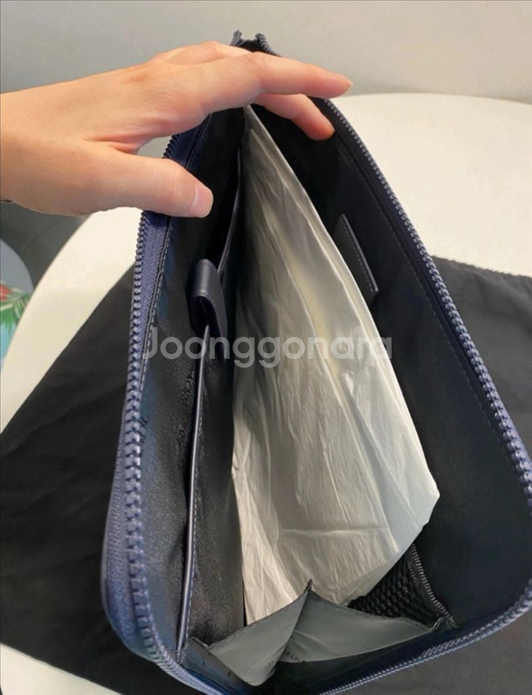 엠포리오 아르마니 클러치백--4
