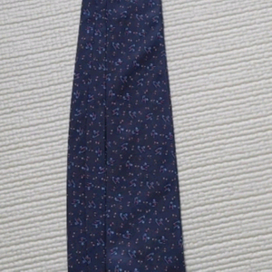 100% 실크 프라다..탠디 넥타이