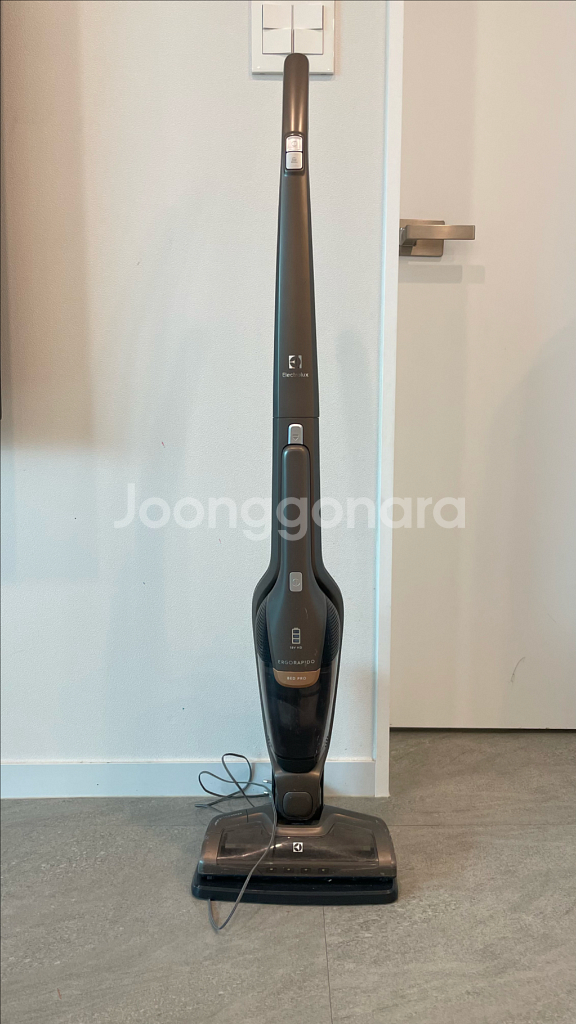 일렉트로룩스 에르고라피도 무선 청소기 ZB3323BO--0