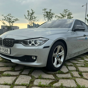 BMW 3시리즈 F30 320d 세단