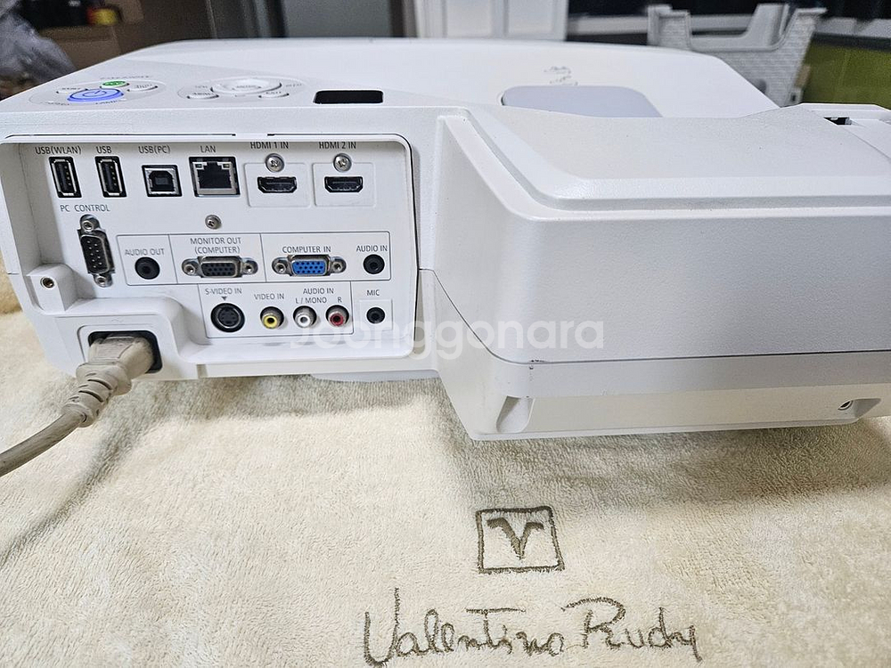 NEC NP-UM330W 초단초점 자영업 빔프로젝터--1