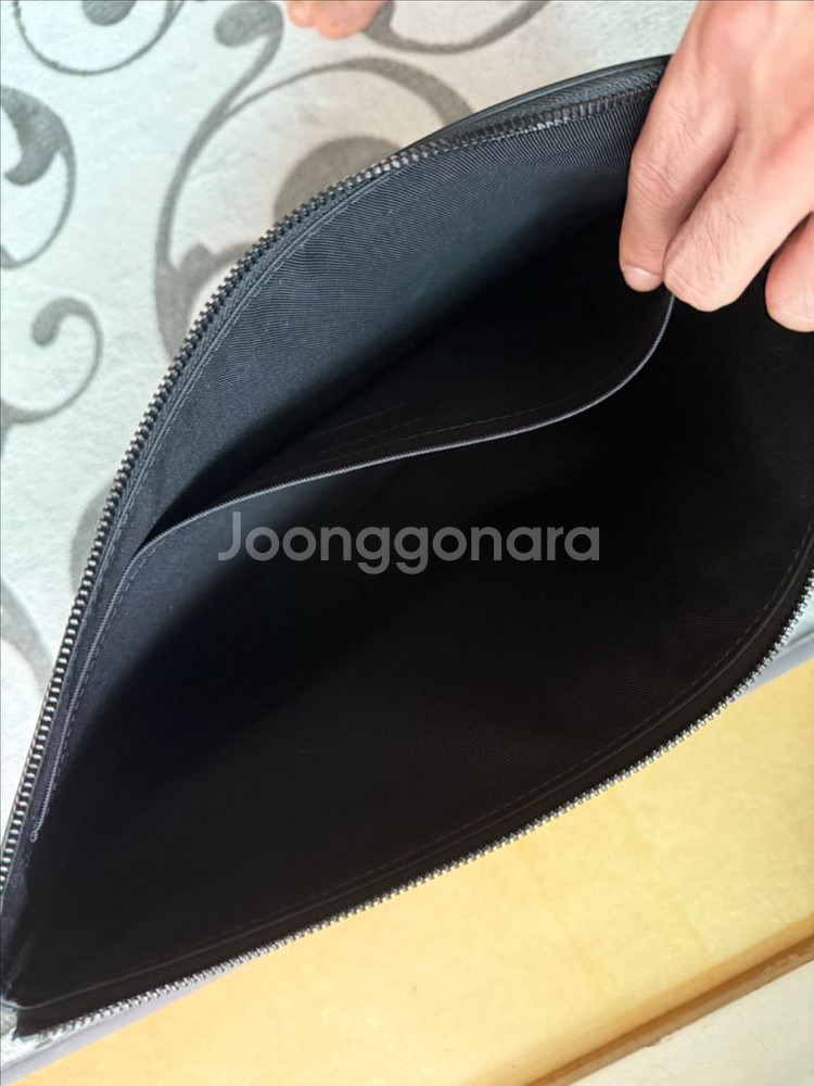 루이비통 모노그램 포쉐트 쉐도우 클러치백--3