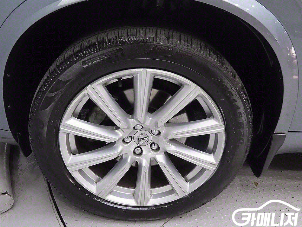 [볼보]XC90 2세대 2.0 D5 AWD 인스크립션 이미지