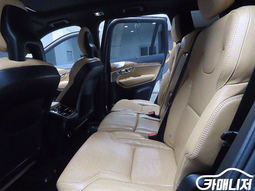 [볼보]XC90 2세대 2.0 D5 AWD 인스크립션 이미지