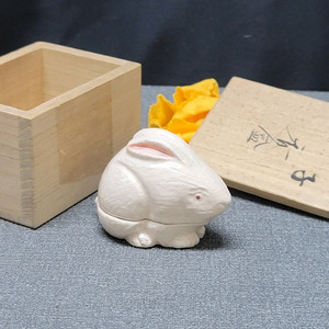 도자기 토끼 향합