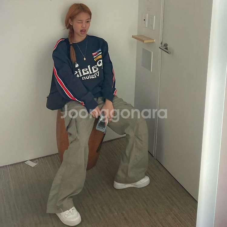 [새상품] 제니 아디다스 포럼 볼드 화이트 225mm--3