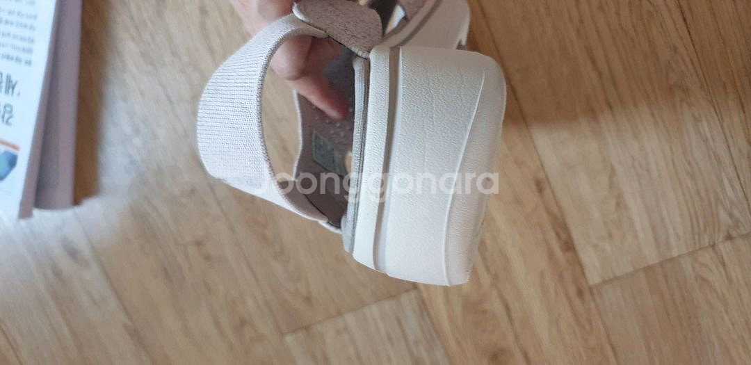 스케쳐스아치핏샌달230--2