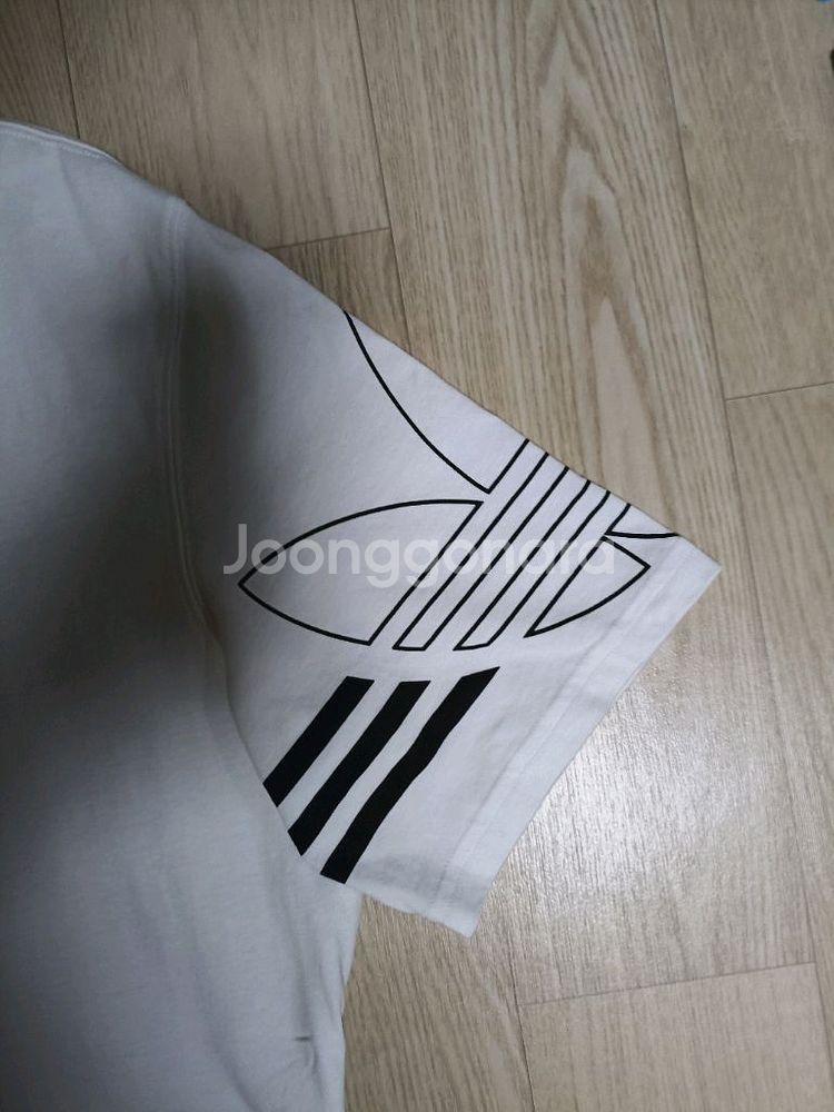 아디다스 흰색 반팔 티셔츠 XL--5