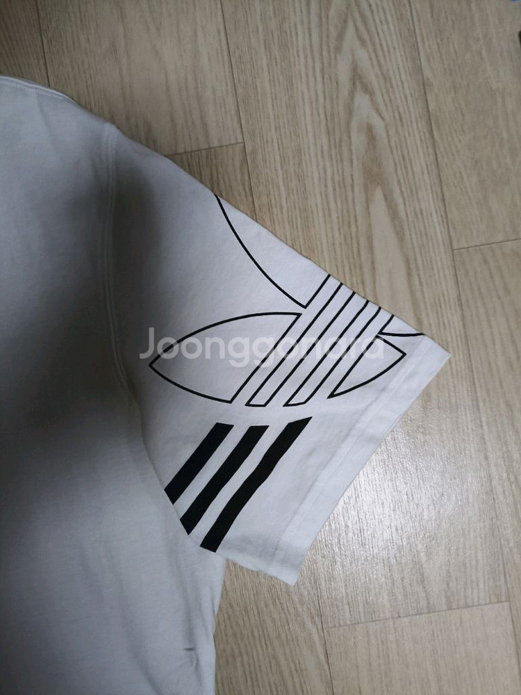 아디다스 흰색 반팔 티셔츠 XL--7