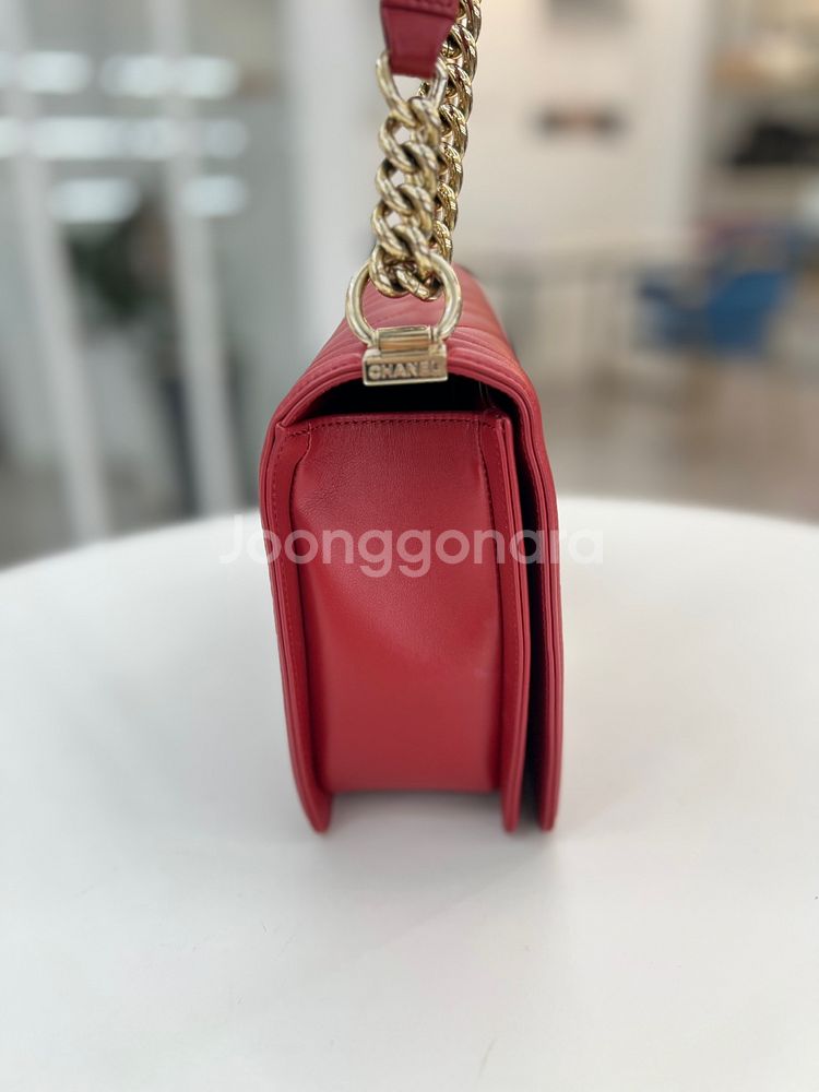 [럭스올울산점]샤넬보이백 쉐브론 금장라지 플랩백 23번--5