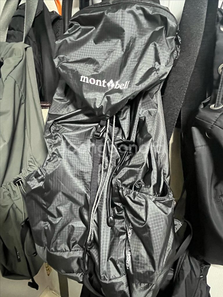 (S급)몽벨 버사라이트 백팩 20 L 입니다.--2