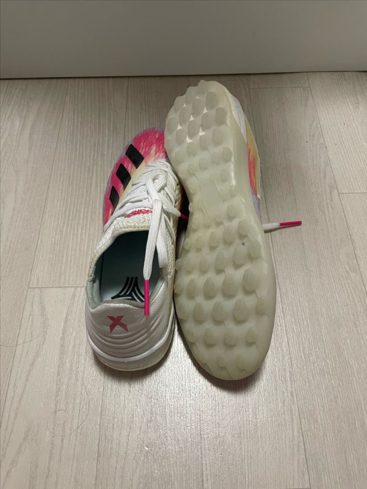 아디다스 x19.1 tf 유니포리아팩 팝니다 이미지