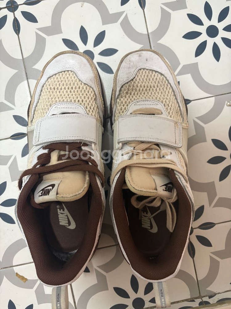 나이키 트레비스 스캇 줌 필드--1