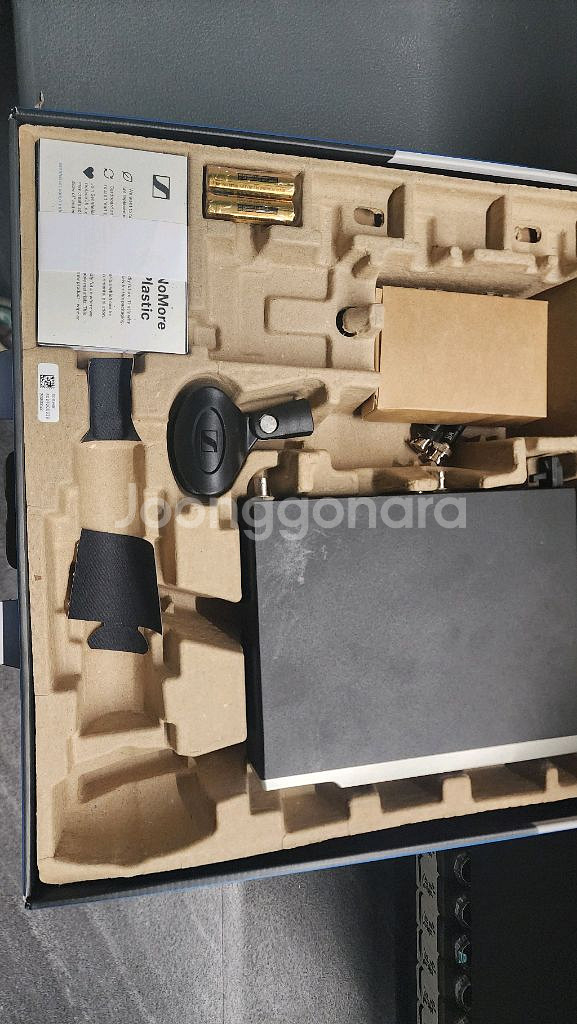 젠하이저 EW-D 900대역 수신기만 판매 45만--1