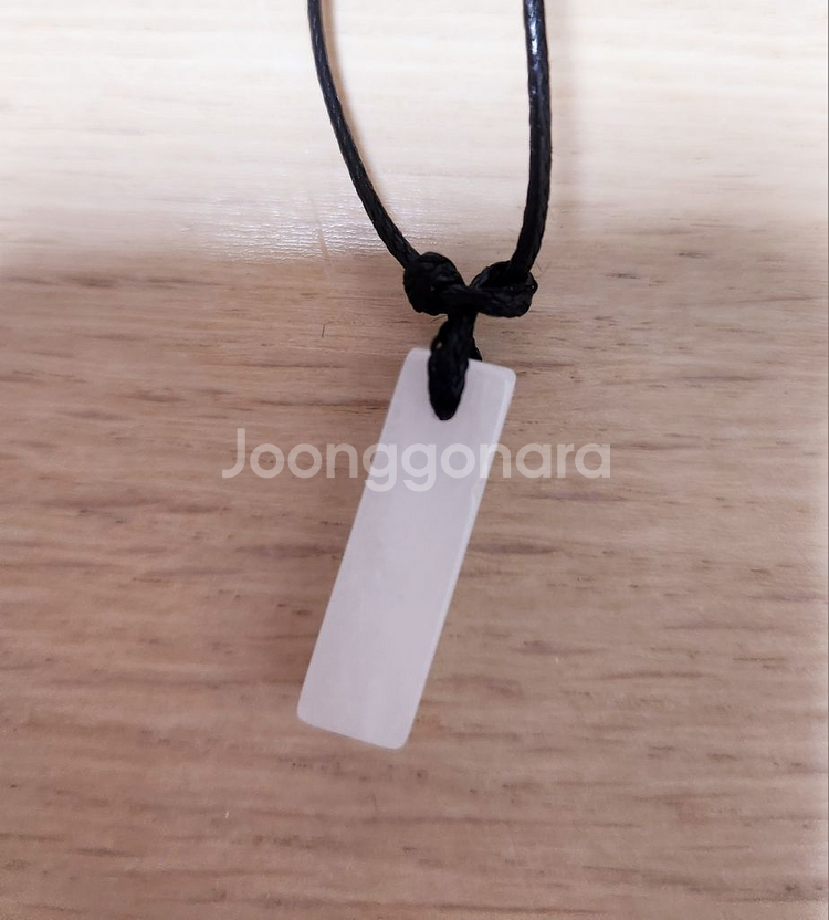 천연 셀레나이트 원석 목걸이~ 새제품(남녀공용)--1