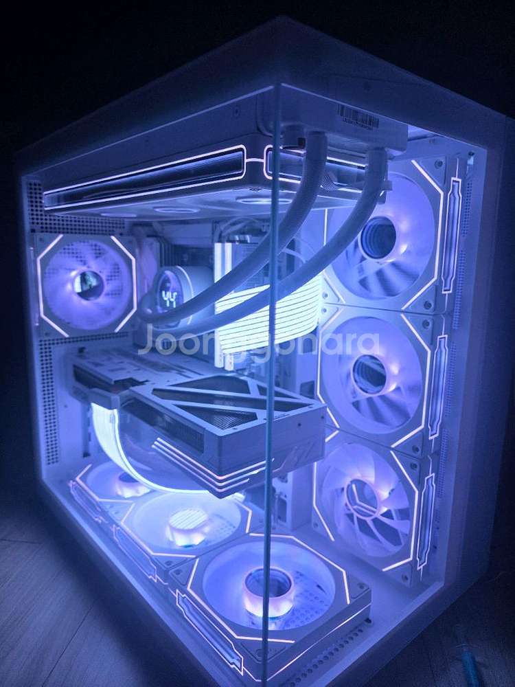 라이젠7 9800X3D RTX5080 고사양 본체 판매--1
