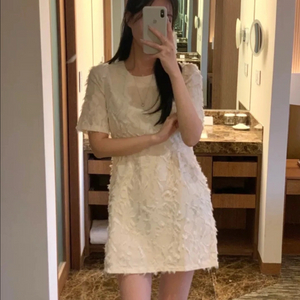 핀턱 깃털 미니 원피스