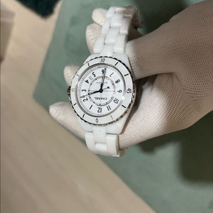 샤넬 J12 화이트 세라믹 시계 38mm 새상품