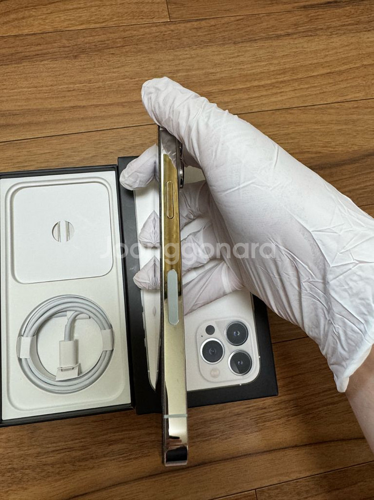 아이폰13프로 256g 화이트 팝니다. 카메라 무음--2