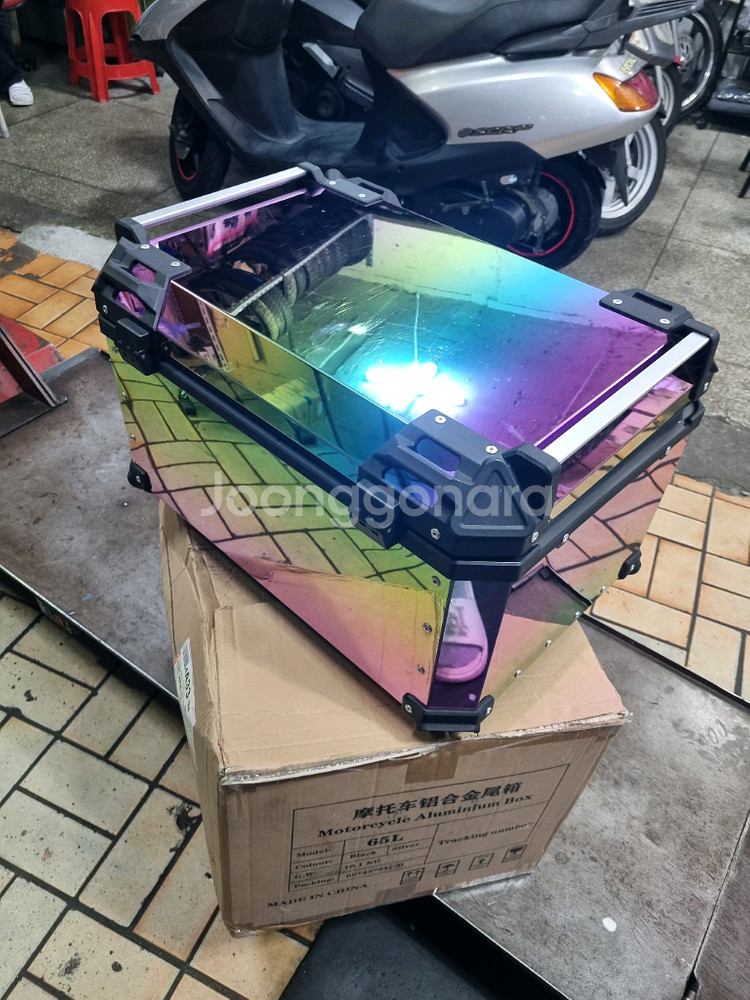 무지개 탑박스65리터 팝니다--2