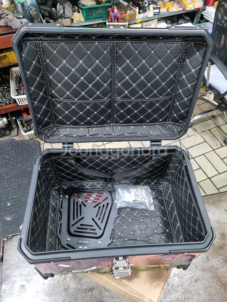 무지개 탑박스65리터 팝니다--3