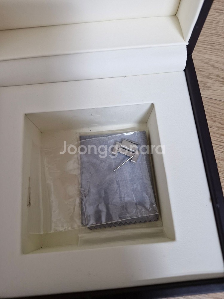 테그호이어 카레라 칼리버 5 데이 데이트 WAR201B--2