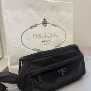 프라다 남성 바이커백