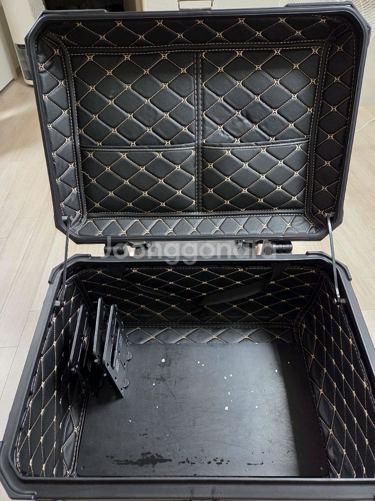 XMAX리다이 , 탑박스65L 팝니다--4