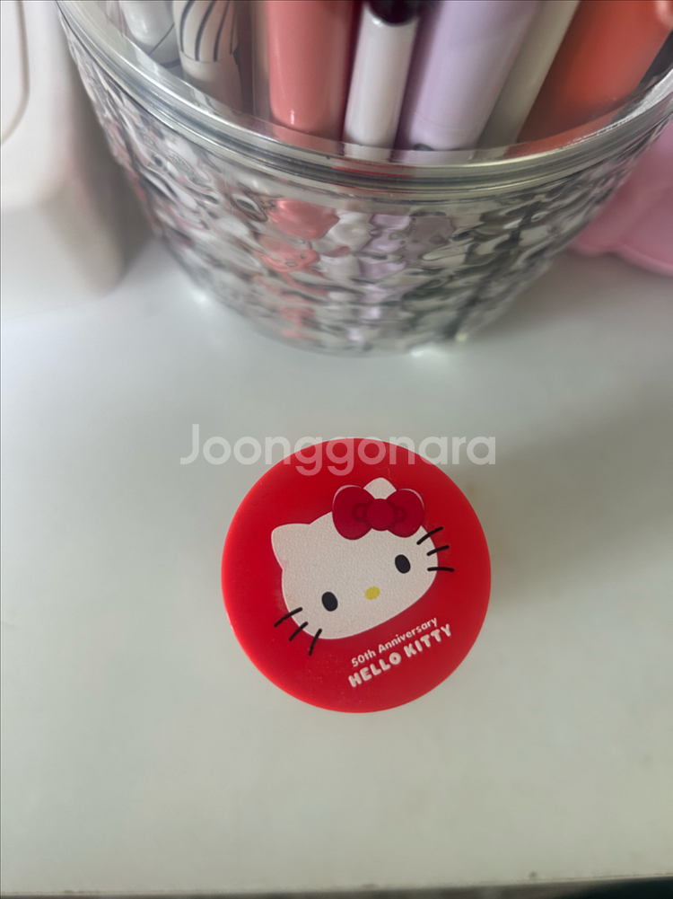어뮤즈 헬로키티 파운데이션 포슬린--0